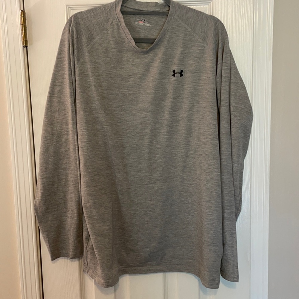 Gray men’s Under Armour long sleeve shirt